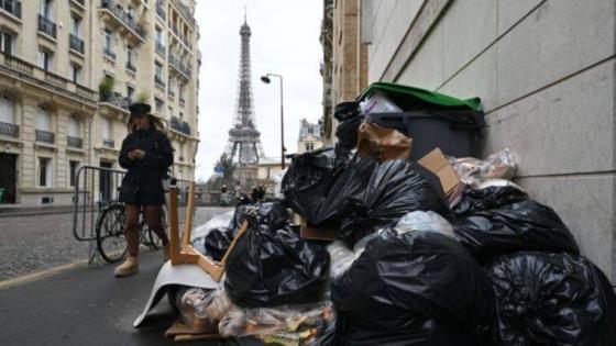 إضراب عمال جمع القمامة يدفع الجيش الفرنسي لدعوة الشعب لتنظيف الشوارع