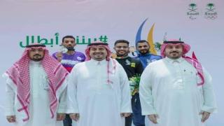 الأمير فهد بن جلوي يهنئ فائزي التايكوندو والريشة الطائرة